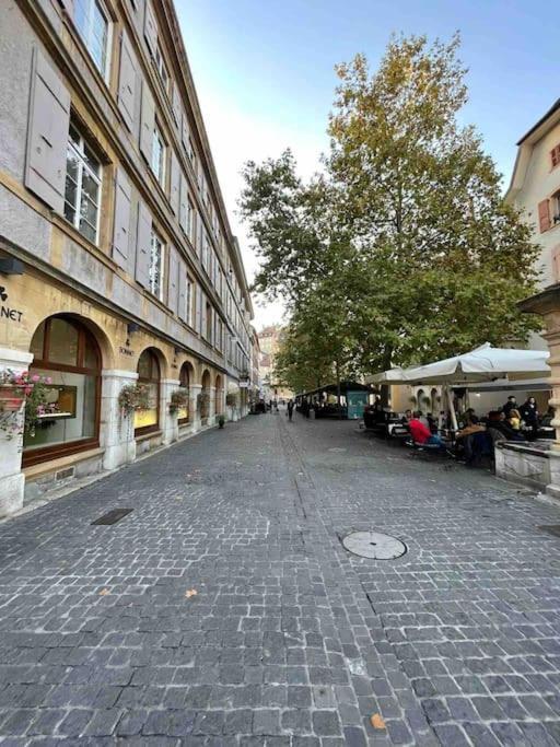V&V Centre Невшатель Экстерьер фото